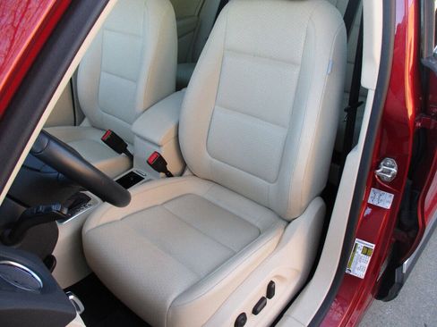 Used 2016 Volkswagen Tiguan SE AWD/4WD image 18