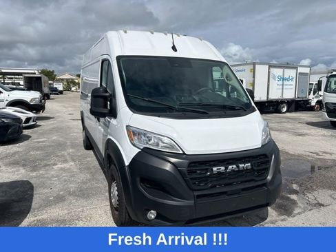 Used 2024 RAM ProMaster 2500 w/ Convenience Group image 10