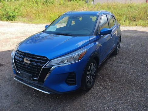 Used 2024 Nissan Kicks SV FWD image 1