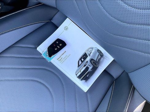 New 2026 Volkswagen Tiguan SE R-Line FWD image 11