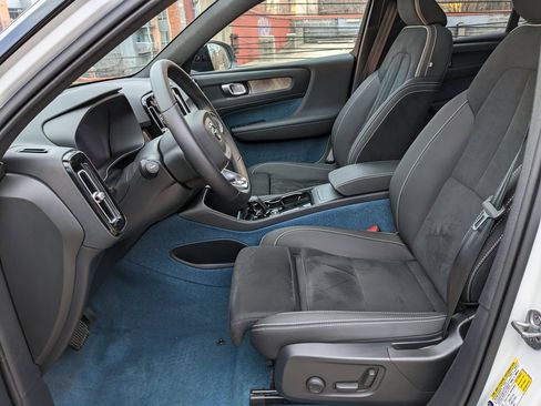 Certified 2024 Volvo XC40 Recharge Plus image 11