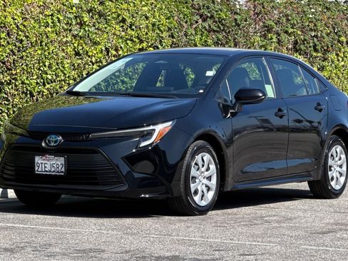 Used 2025 Toyota Corolla LE w/ Convenience Package FWD image 10