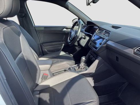 Used 2019 Volkswagen Tiguan SEL R-Line image 22