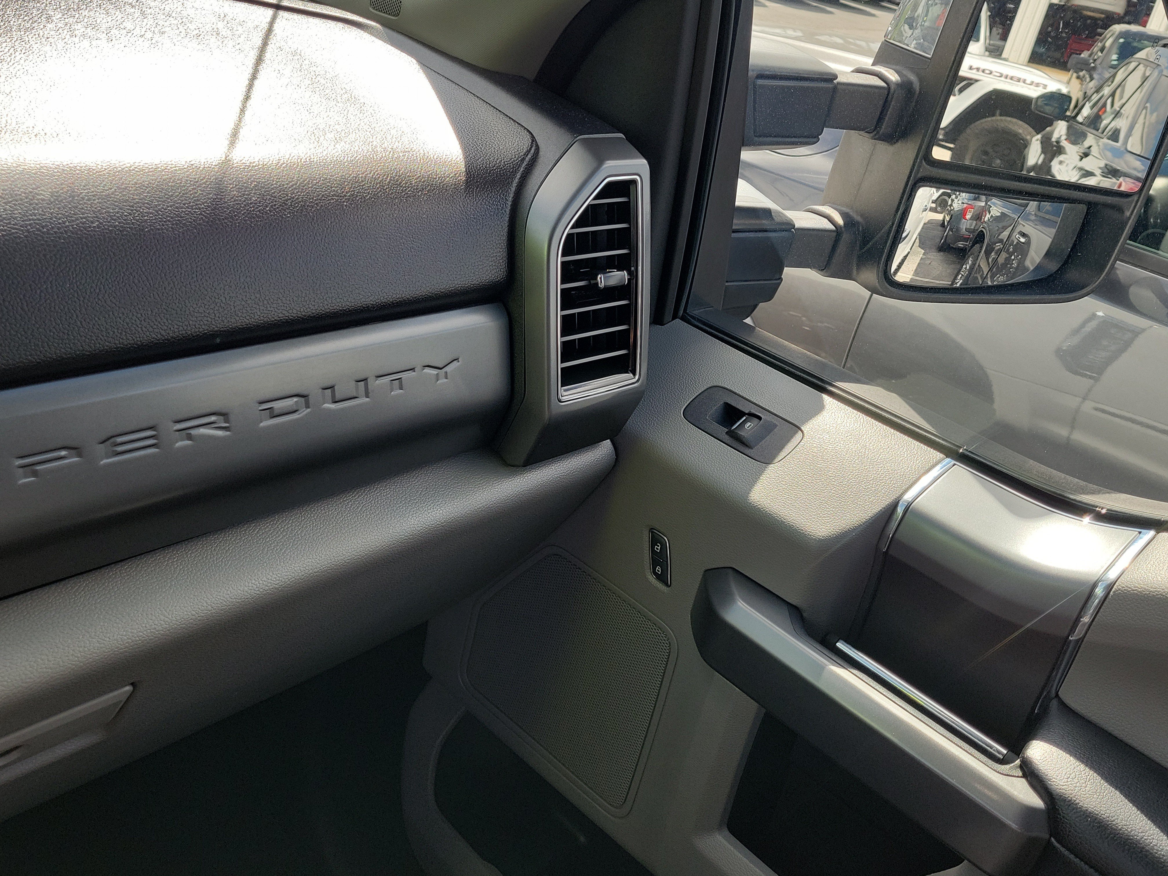 Used 2019 Ford F250 XLT w/ XLT Premium Package AWD/4WD image 28