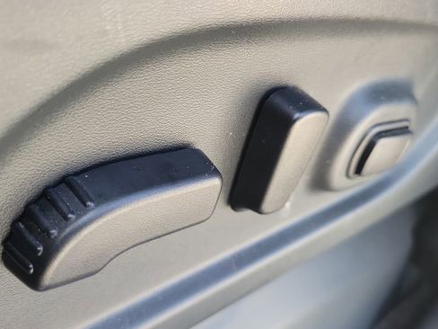 Used 2024 Nissan Titan PRO-4X w/ Pro-4x Convenience Package AWD/4WD image 14