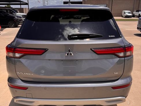 Used 2024 Mitsubishi Outlander SE AWD/4WD image 7