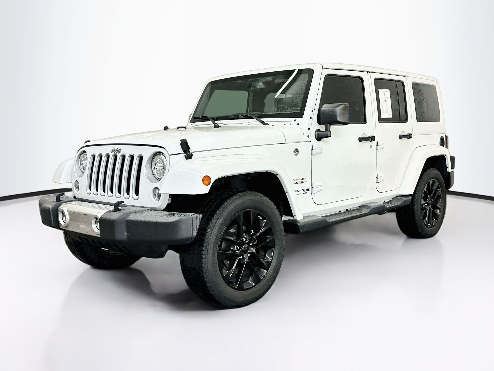 Used 2018 Jeep Wrangler Unlimited Sahara w/ Connectivity Group AWD/4WD image 3