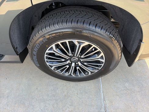 New 2026 Nissan Armada SL w/ Captain's Chari Seat Package image 9