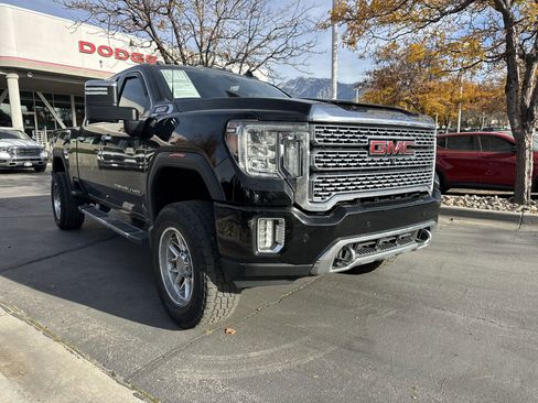 Used 2020 GMC Sierra 3500 Denali w/ Denali Ultimate Package image 2