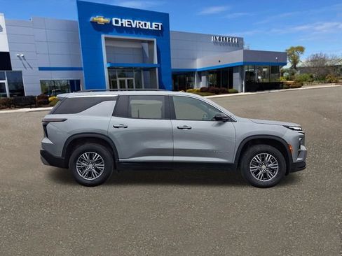 Used 2025 Chevrolet Traverse LT AWD/4WD image 26
