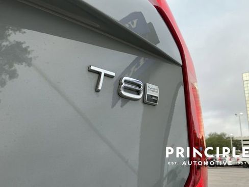 Certified 2025 Volvo XC90 T8 Plus w/ Protection Package AWD/4WD image 11
