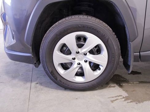 Used 2023 Toyota RAV4 LE AWD/4WD image 10