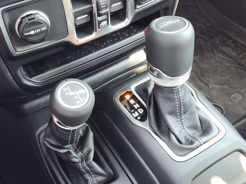 New 2026 Jeep Gladiator Sport AWD/4WD image 19