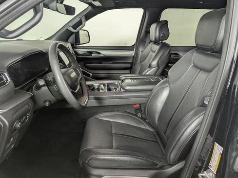 Used 2024 Jeep Wagoneer Series II AWD/4WD image 10
