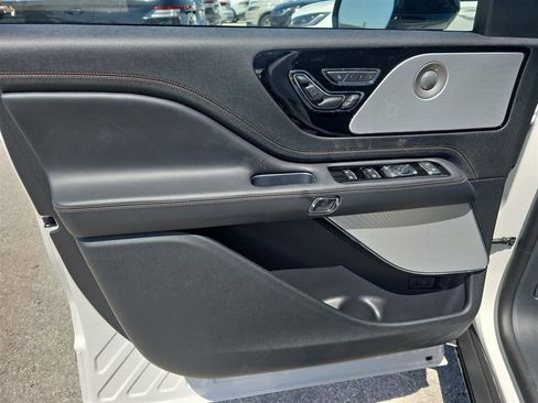 New 2025 Lincoln Aviator Black Label AWD/4WD image 15