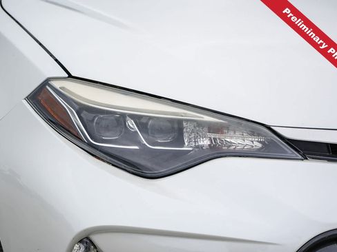 Used 2018 Toyota Corolla SE FWD image 4
