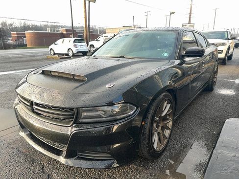 Used 2015 Dodge Charger R/T image 4
