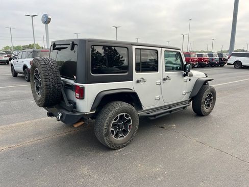 Used 2012 Jeep Wrangler Unlimited Rubicon w/ Connectivity Group image 4