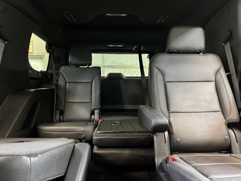 Used 2023 Chevrolet Tahoe Z71 w/ Luxury Package AWD/4WD image 16