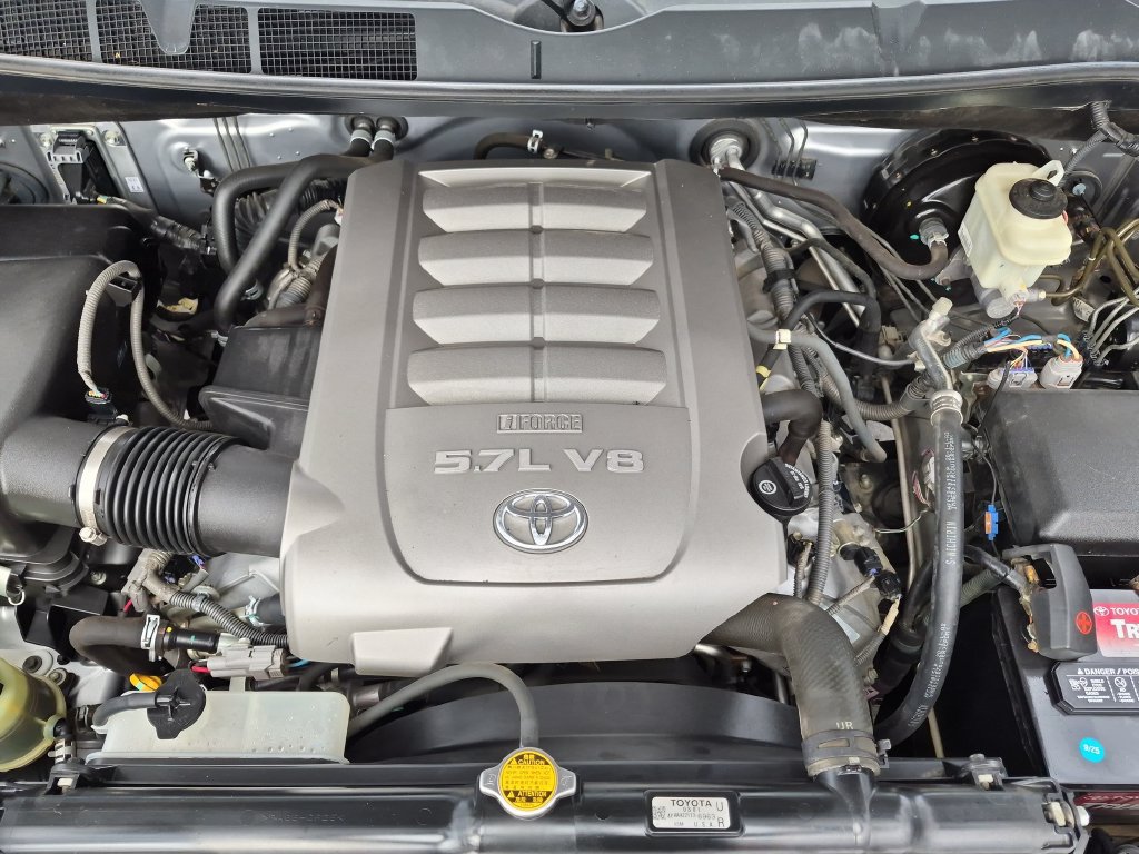 Used 2010 Toyota Tundra 4x4 Double Cab image 9