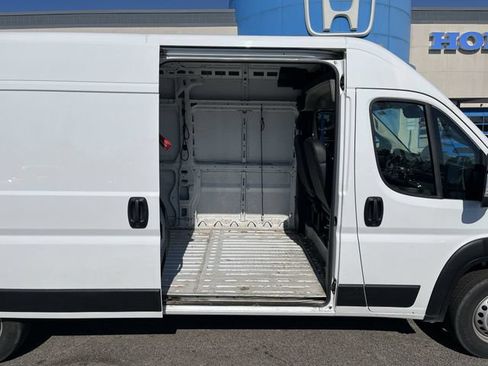 Used 2025 RAM ProMaster 2500 w/ Convenience Group FWD image 18