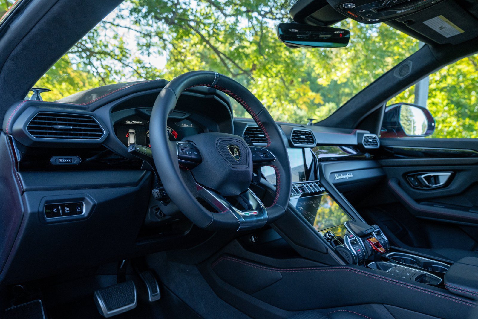 Used 2023 Lamborghini Urus S AWD/4WD image 14