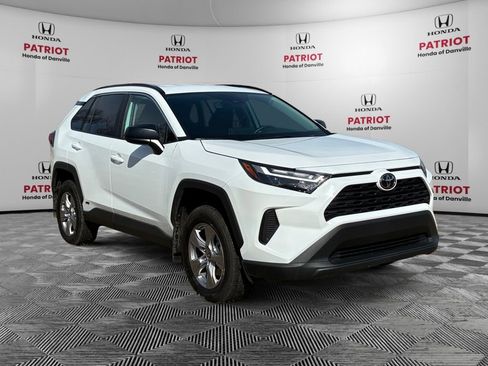Used 2025 Toyota RAV4 LE image 7