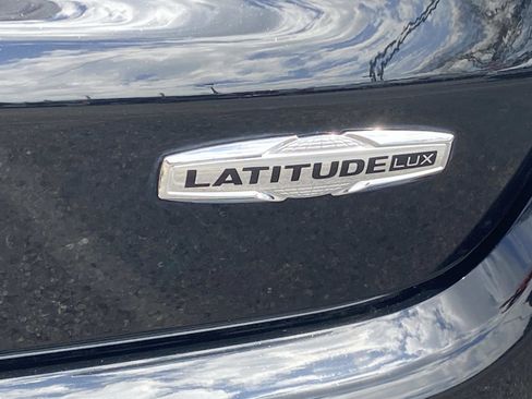 Used 2022 Jeep Compass Latitude image 6