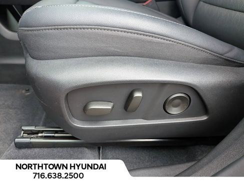 Used 2025 Chevrolet Equinox LT w/ Convenience Package II image 35