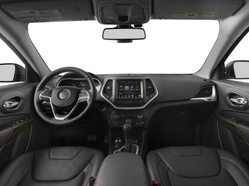 Used 2017 Jeep Cherokee Trailhawk w/ Cold Weather Group AWD/4WD image 7
