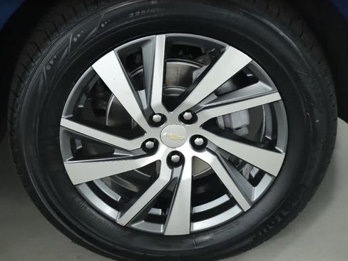 Used 2022 Chevrolet Equinox Premier AWD/4WD image 10