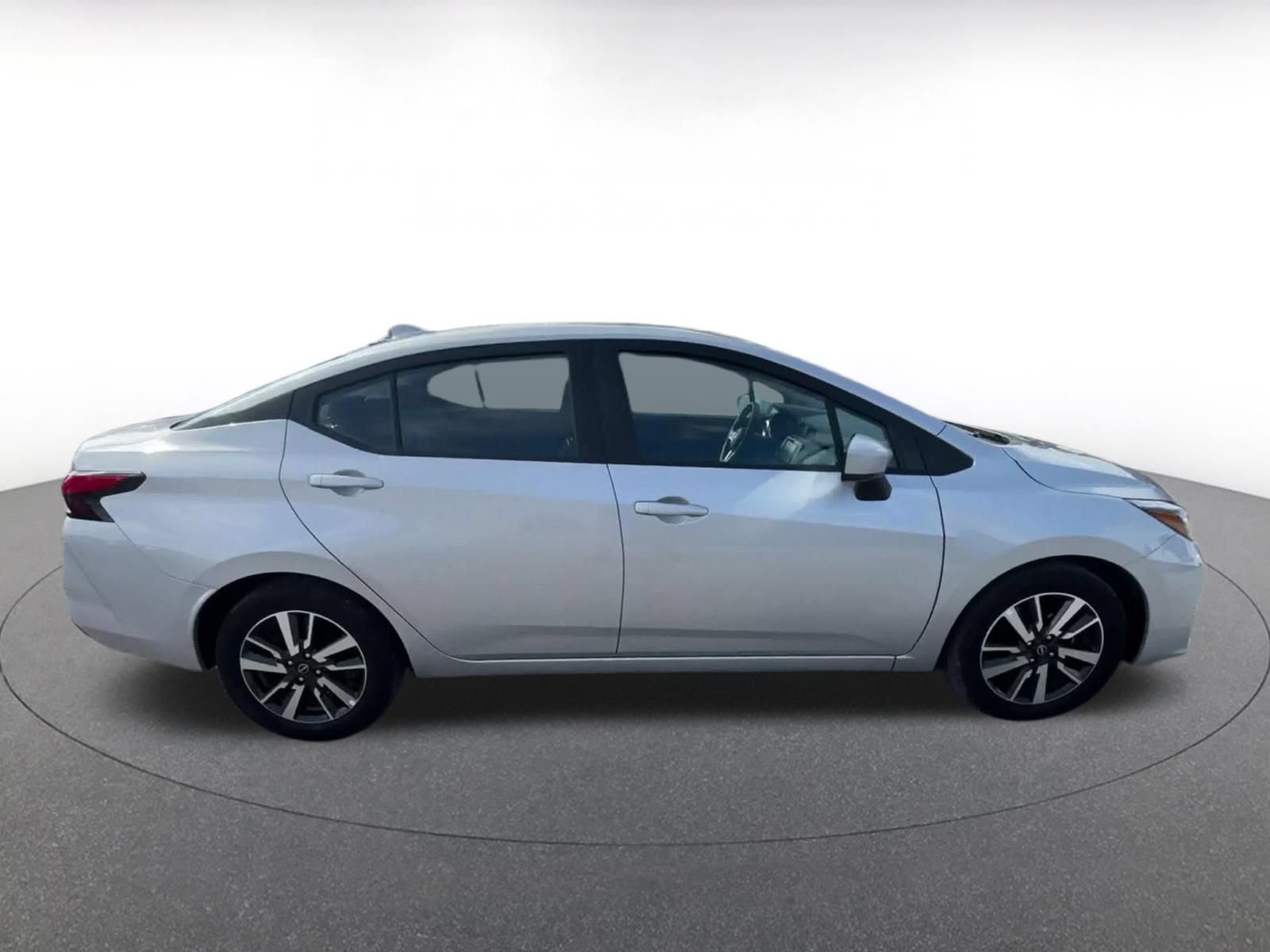 Used 2025 Nissan Versa SV FWD image 15