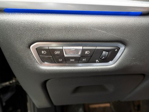 Used 2022 BMW X7 xDrive40i w/ Premium Package image 32