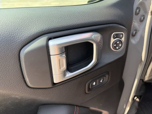 Used 2021 Jeep Wrangler Unlimited Rubicon AWD/4WD image 18