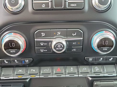 Used 2022 GMC Sierra 1500 Denali w/ Technology Package AWD/4WD image 29