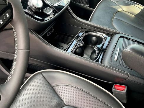 Used 2025 Chrysler Pacifica Limited FWD image 20