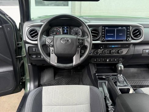 Used 2022 Toyota Tacoma TRD Off-Road image 75