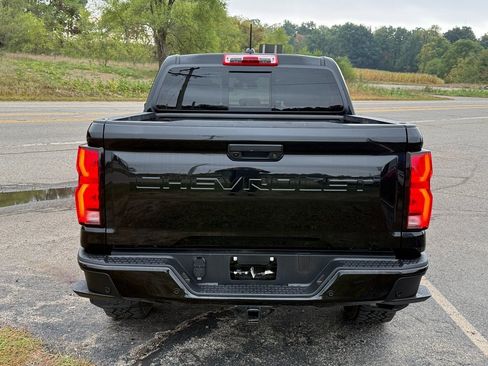 Certified 2024 Chevrolet Colorado Z71 w/ Z71 Convenience Package 2 image 4