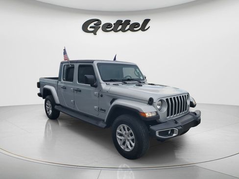 Used 2023 Jeep Gladiator Sport AWD/4WD image 3
