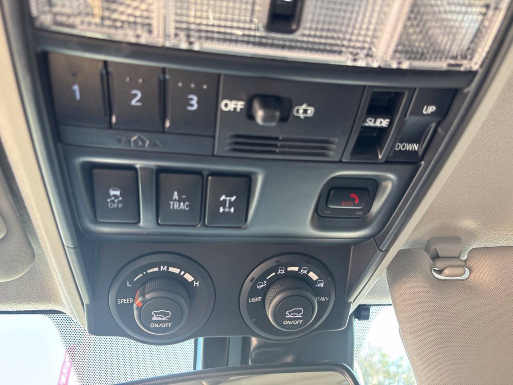 Used 2022 Toyota 4Runner TRD Off-Road Premium w/ Moonroof Package AWD/4WD image 28