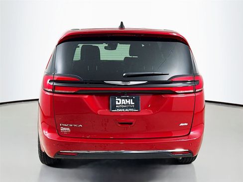 New 2026 Chrysler Pacifica Select image 6