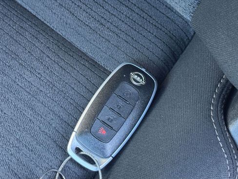 Used 2023 Nissan Rogue SV image 25