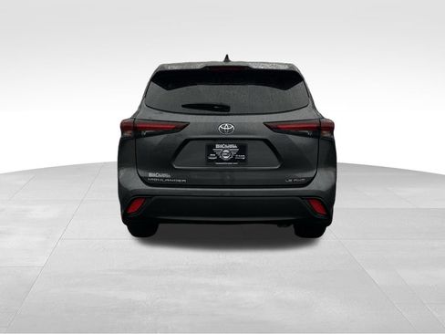 Used 2024 Toyota Highlander Limited image 6