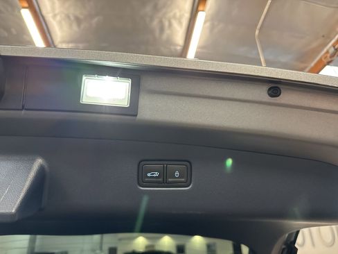 Used 2023 Genesis GV70 2.5T w/ Sport Prestige Package image 27