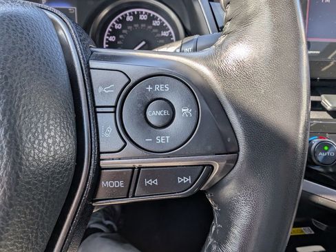 Used 2022 Toyota Camry SE w/ Cold Weather Package FWD image 24