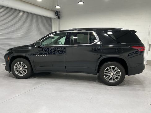 Used 2023 Chevrolet Traverse LT FWD image 5