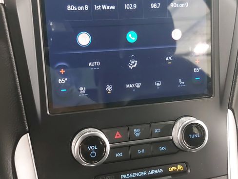 Used 2024 Ford Edge ST-Line image 23