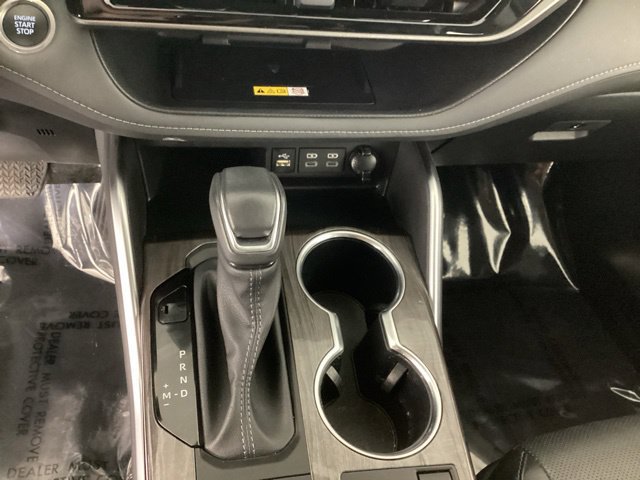 Used 2024 Toyota Highlander Limited AWD/4WD image 19