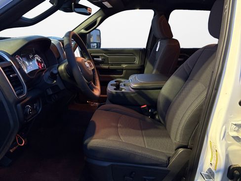 Used 2025 RAM 2500 Big Horn image 9