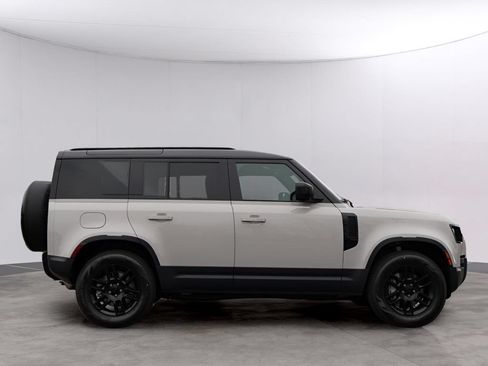Used 2026 Land Rover Defender 110 S AWD/4WD image 4